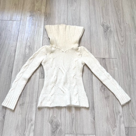 Fabio Ferreti Wool Blended Turtleneck Sweater, size 2-4 - Picture 2 of 7